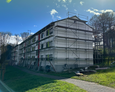 Revitalisierung von einem 16-Parteien Mehrfamilienhaus im Siegerland.